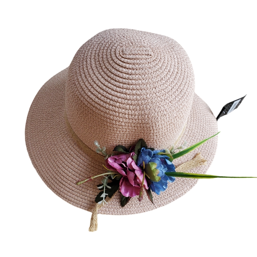 NWT Pretty spring hat